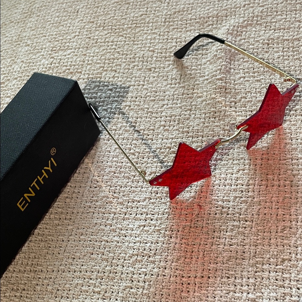 Red Star-Shaped Women's Sunglasses